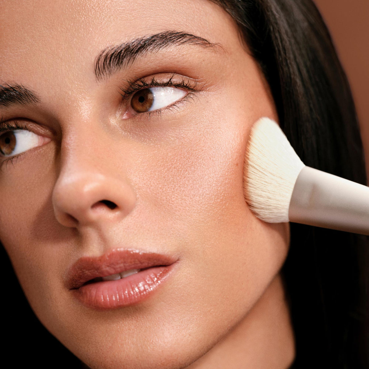 the-bronzer-brush-q2 Bronzer_Brush.jpg