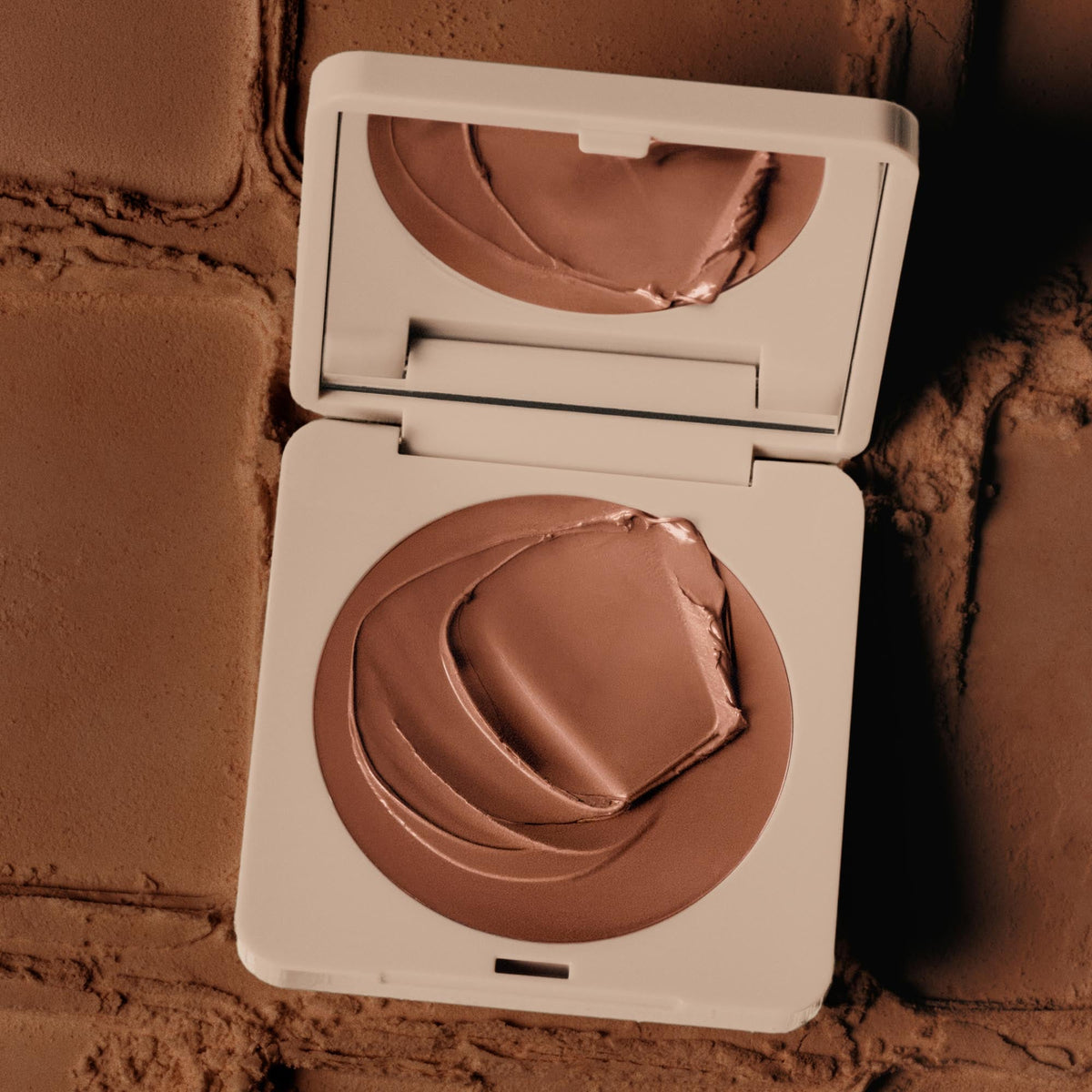bronzer-butter-balm-desert-e7 Bronzer_Desert-3.jpg