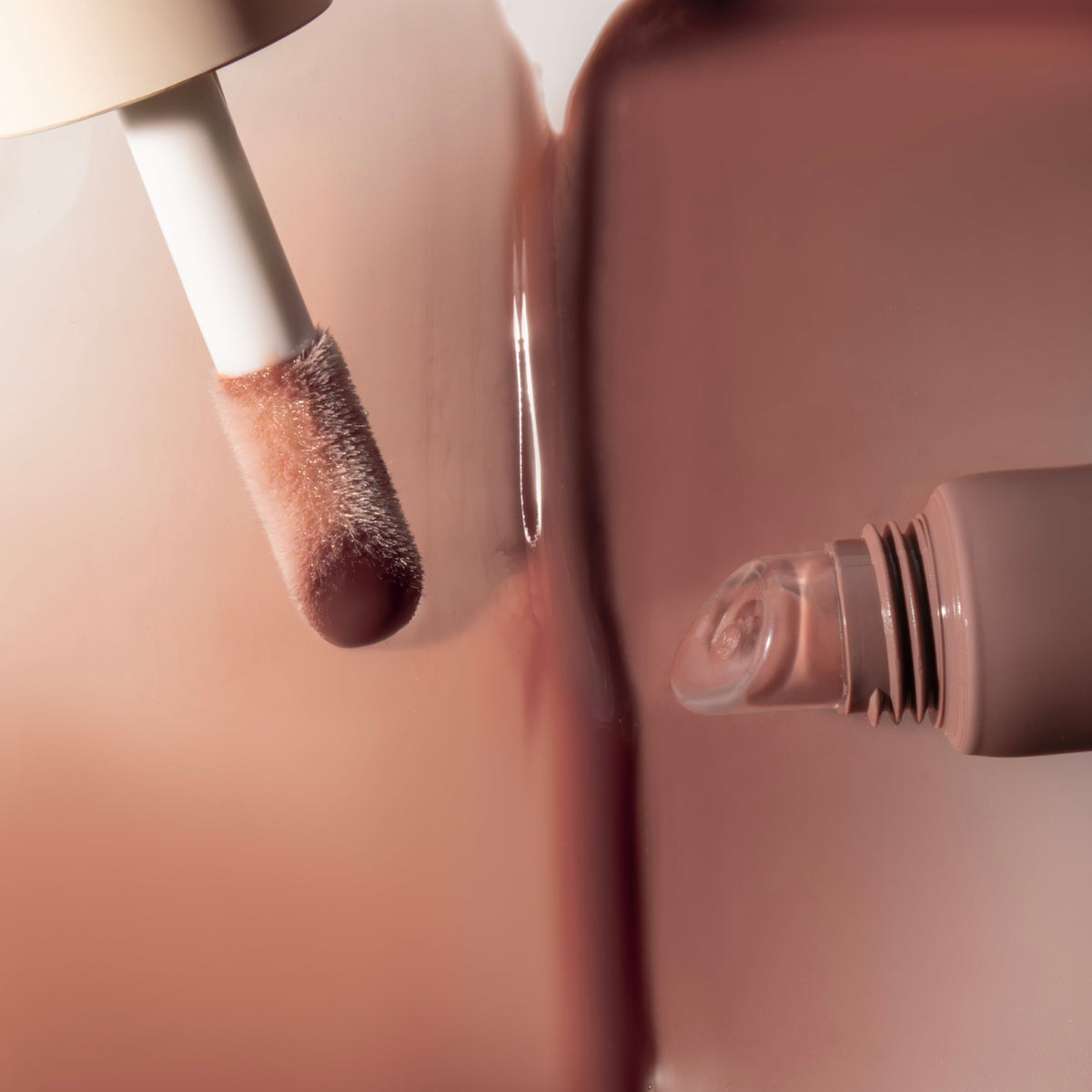 dream-lip-oil-warm-beige-q8 PDP_DLO-WarmBeige-3.jpg